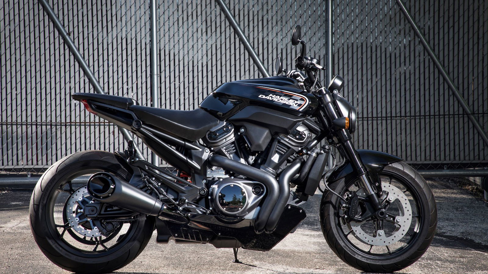 Harley-Davidson Future Streetfighter 975 model